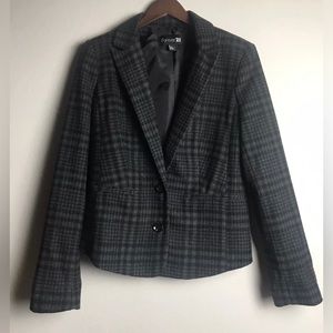 FOREVER 21 WOMEN'S PLAID WOOL BLEND BLAZER DARK GRAY AND BLACK SIZE 4  PREOWNED